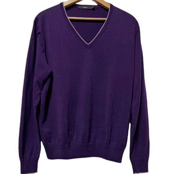 NWOT/NBW Seventy Venezia Men’s Purple lightweight V-Neck Sweater. - Picture 2 of 8